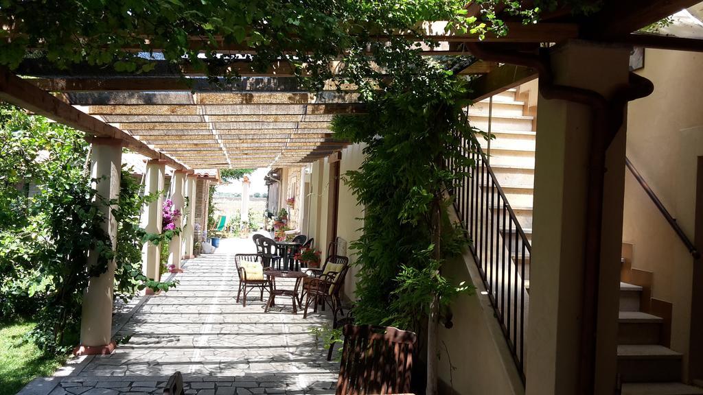 Agriturismo Casal Taccone Apartman Tarquinia Kültér fotó